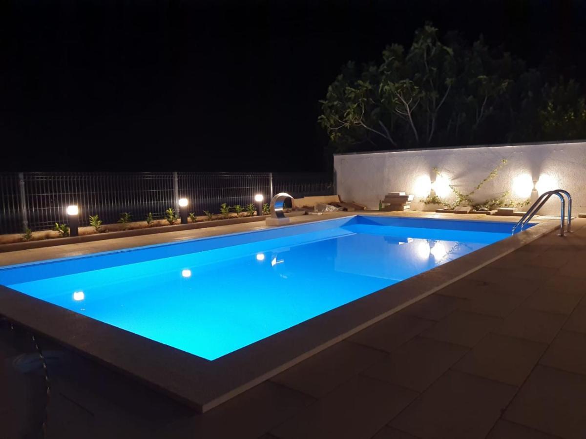 A4 Apartmani Kevic Kaštela Buitenkant foto
