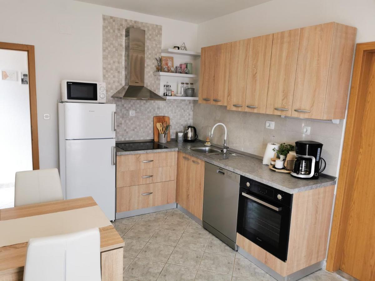 A4 Apartmani Kevic Kaštela Buitenkant foto