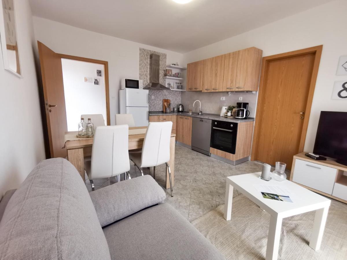 A4 Apartmani Kevic Kaštela Buitenkant foto
